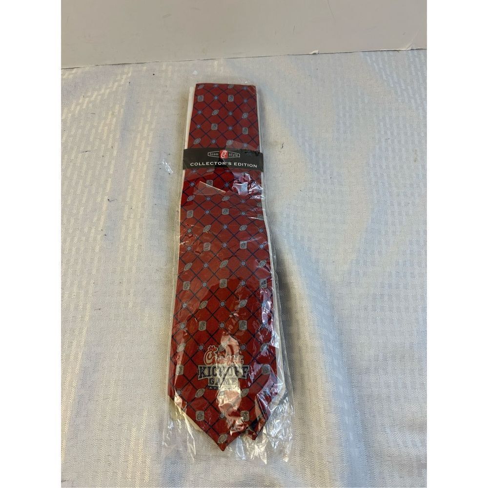 Chic fila collectors edition Kick OFF Game day tie new red‎ 100% Silk